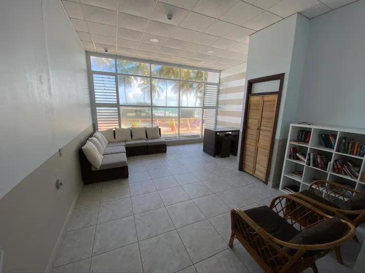 Kasa Ocean Breeze Beachfront Condo Pool سان خوان المظهر الخارجي الصورة